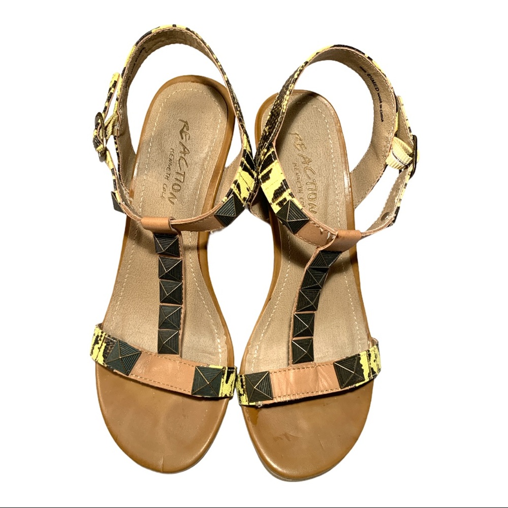 Reaction Kenneth Cole Strappy Sandals Wood Wedge Embellished Beads Open Toe Shoe